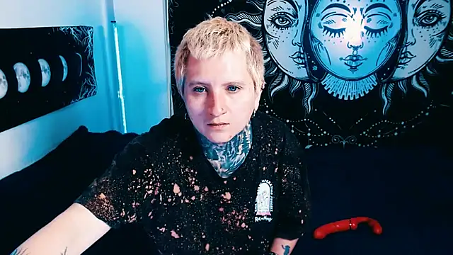 Snapshot of Marieblueeyes chatting on February 16, 2026, 1:37 am Marieblueeyes online show from February 16, 2026, 1:37 am