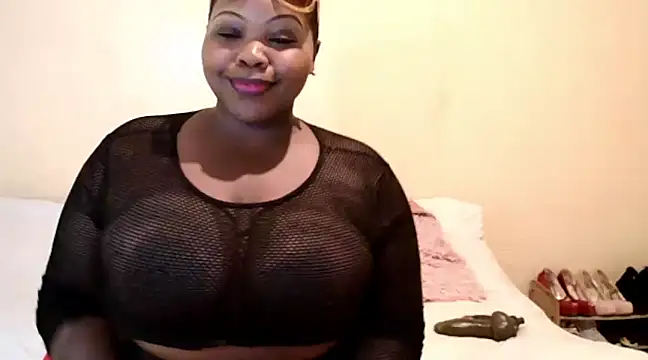 Snapshot of Queen_BootyXXX chatting on December 6, 2024, 1:35 am Queen BootyXXX online show from December 6, 2024, 1:35 am