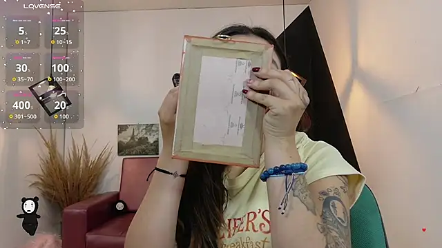 Perla Campbell online show from November 17, 2025, 5:06 pm