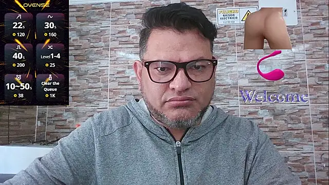 Snapshot of SexDiffrent chatting on October 28, 2025, 4:39 pm SexDiffrent online show from October 28, 2025, 4:39 pm