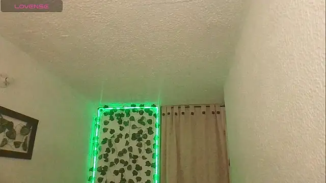 Snapshot of SexDiffrent chatting on December 22, 2025, 6:19 pm SexDiffrent online show from December 22, 2025, 6:19 pm