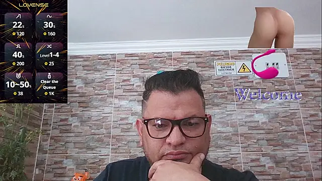 Snapshot of SexDiffrent chatting on November 1, 2025, 8:03 pm SexDiffrent online show from November 1, 2025, 8:03 pm