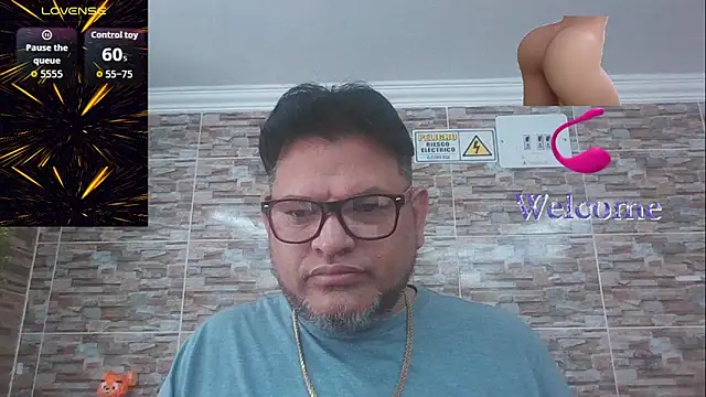 Snapshot of SexDiffrent chatting on October 26, 2025, 5:02 pm SexDiffrent online show from October 26, 2025, 5:02 pm