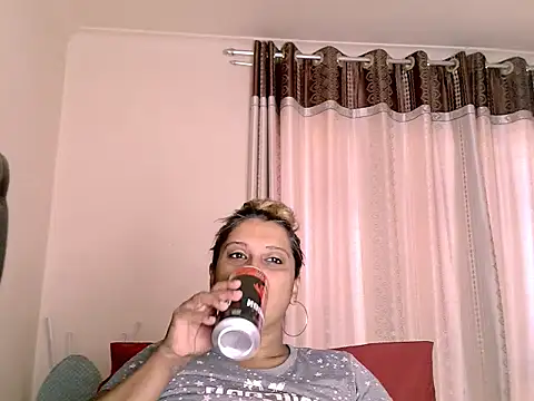 Snapshot of eroticbeauty37 chatting on September 27, 2025, 10:43 am eroticbeauty37 online show from September 27, 2025, 10:43 am