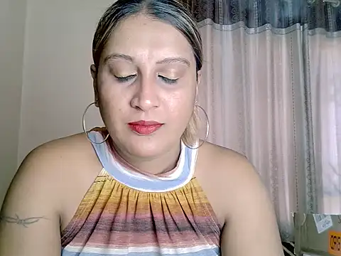 Snapshot of eroticbeauty37 chatting on October 4, 2025, 12:39 pm eroticbeauty37 online show from October 4, 2025, 12:39 pm