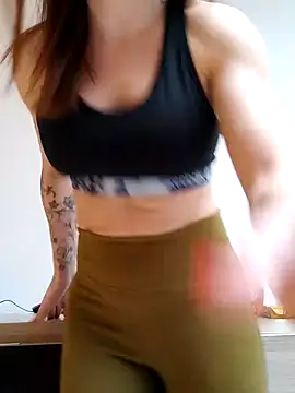 clara-francaise online show from March 11, 2025, 2:40 pm