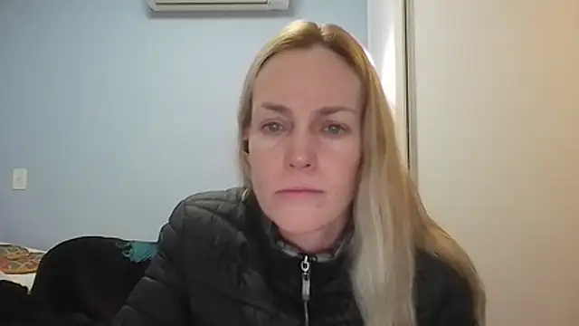Annylove1 online show from June 1, 2026, 12:38 pm