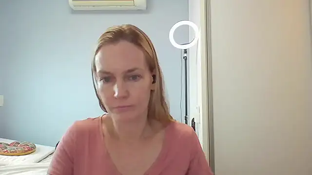 Snapshot of Annylove1 chatting on February 24, 2026, 10:05 am Annylove1 online show from February 24, 2026, 10:05 am