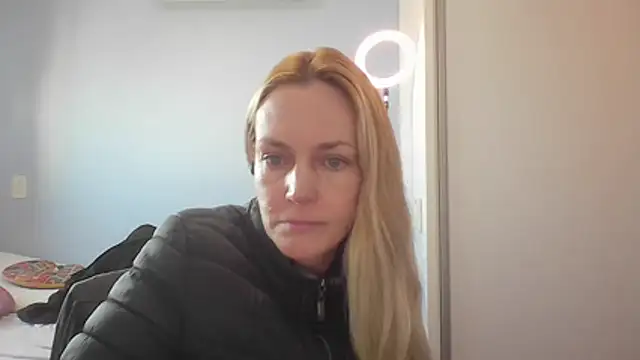 Annylove1 online show from May 13, 2026, 12:12 pm