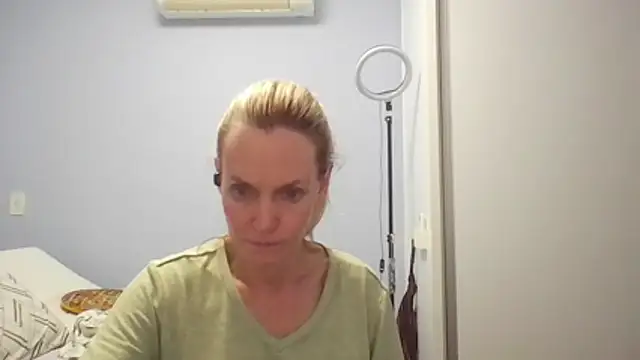 Snapshot of Annylove1 chatting on March 1, 2026, 12:54 am Annylove1 online show from March 1, 2026, 12:54 am