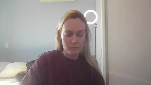 Annylove1 online show from July 15, 2026, 4:47 pm