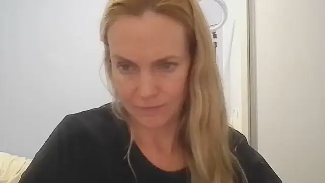 Annylove1 online show from May 22, 2026, 12:08 am