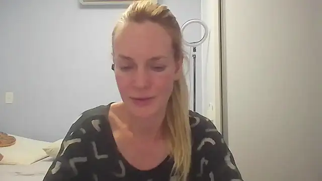 Annylove1 online show from May 10, 2026, 12:14 am