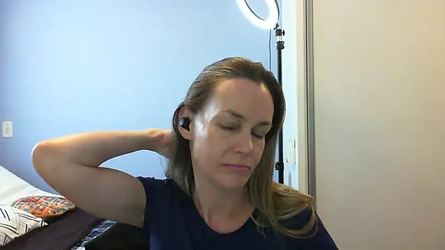 Annylove1 online show from November 5, 2025, 11:35 am