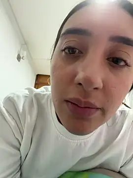 Snapshot of Hannahoff chatting on February 21, 2026, 4:14 am Hannahoff online show from February 21, 2026, 4:14 am