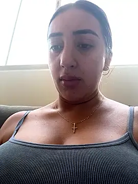 Snapshot of Hannahoff chatting on January 18, 2026, 3:37 pm Hannahoff online show from January 18, 2026, 3:37 pm