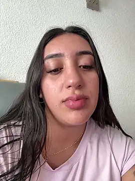 Snapshot of Hannahoff chatting on January 9, 2026, 9:33 pm Hannahoff online show from January 9, 2026, 9:33 pm