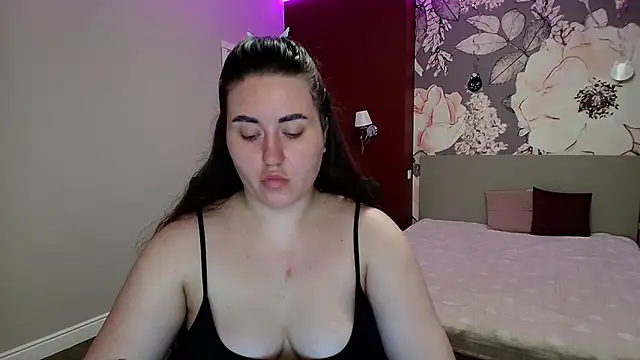 Roxie Bradley online show from March 30, 2026, 5:42 am