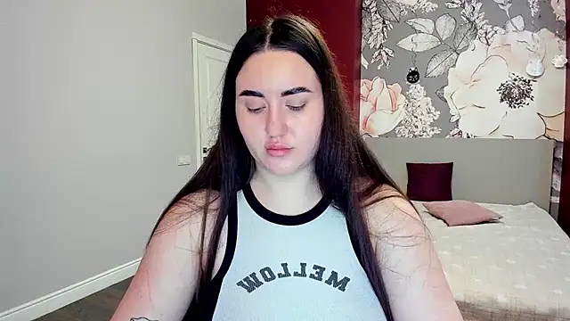 Roxie Bradley online show from February 24, 2026, 6:58 am