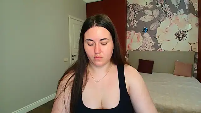 Snapshot of Roxie_Bradley chatting on June 5, 2026, 5:45 am Roxie Bradley online show from June 5, 2026, 5:45 am