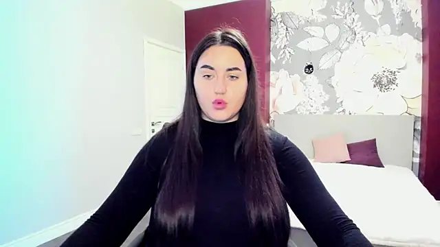 Snapshot of Roxie_Bradley chatting on October 21, 2025, 5:40 am Roxie Bradley online show from October 21, 2025, 5:40 am