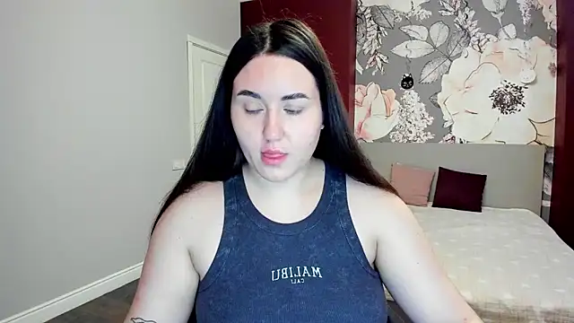 Roxie Bradley online show from February 9, 2026, 6:44 am