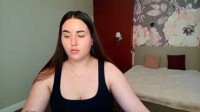 Snapshot of Roxie_Bradley chatting on June 8, 2026, 5:41 am Roxie Bradley online show from June 8, 2026, 5:41 am