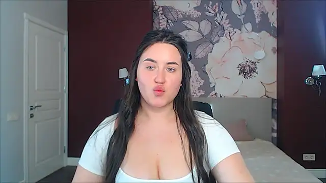 Snapshot of Roxie_Bradley chatting on February 27, 2025, 12:01 pm Roxie Bradley online show from February 27, 2025, 12:01 pm