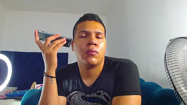 Snapshot of StevanHouston chatting on January 22, 2025, 5:06 pm StevanHouston online show from January 22, 2025, 5:06 pm