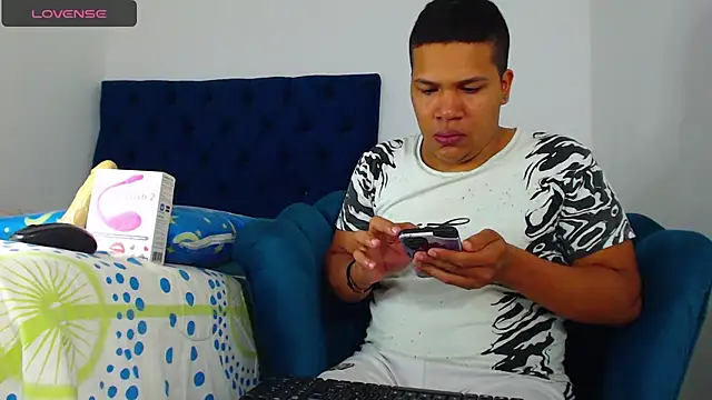 Snapshot of StevanHouston chatting on January 11, 2025, 2:15 pm StevanHouston online show from January 11, 2025, 2:15 pm