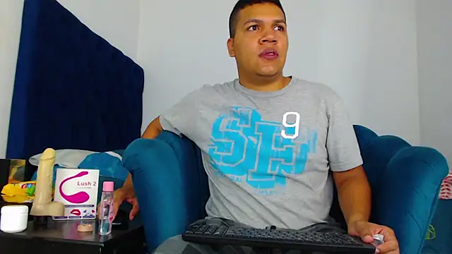 Snapshot of StevanHouston chatting on February 15, 2025, 3:17 pm StevanHouston online show from February 15, 2025, 3:17 pm