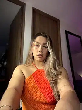 Im sophiie online show from April 17, 2026, 6:49 am