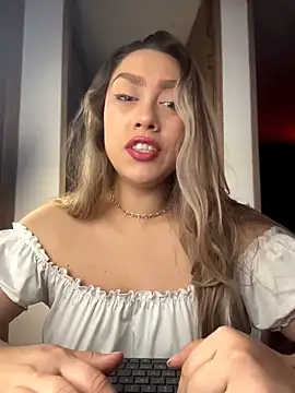 Im sophiie online show from March 1, 2026, 6:46 am