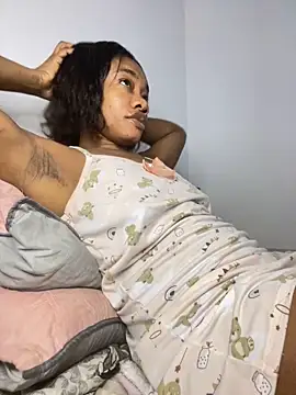 Snapshot of _yisela_ chatting on February 21, 2026, 10:34 pm yisela online show from February 21, 2026, 10:34 pm