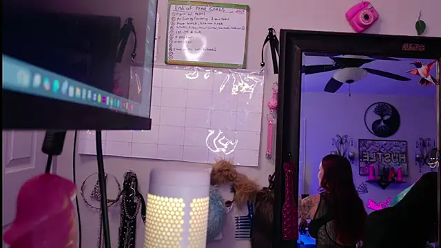 CharletteWebb online show from November 30, 2025, 2:01 am