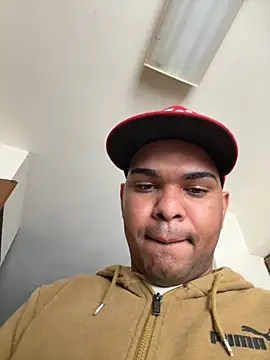 marhi32 online show from October 6, 2025, 8:20 pm