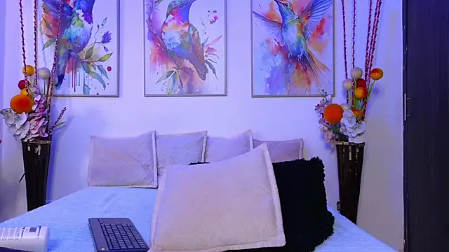 Snapshot of Marianaa_Lopezz chatting on February 15, 2025, 7:39 pm Marianaa Lopezz online show from February 15, 2025, 7:39 pm