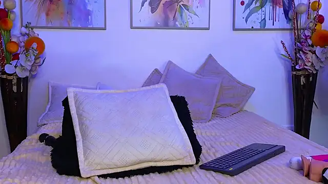 Snapshot of Marianaa_Lopezz chatting on February 19, 2025, 10:20 pm Marianaa Lopezz online show from February 19, 2025, 10:20 pm