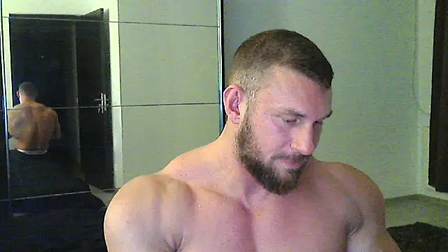 Snapshot of muscularkevin chatting on November 8, 2025, 2:42 pm muscularkevin online show from November 8, 2025, 2:42 pm