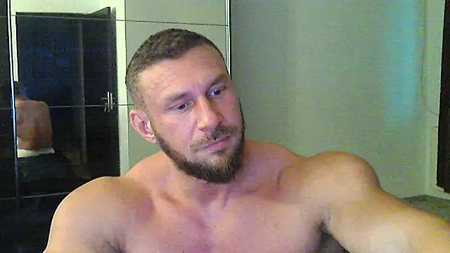 Snapshot of muscularkevin chatting on November 3, 2025, 2:20 pm muscularkevin online show from November 3, 2025, 2:20 pm