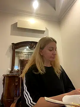 Snapshot of Amazoniiaa chatting on November 9, 2025, 11:58 am Amazoniiaa online show from November 9, 2025, 11:58 am