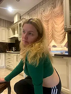 Snapshot of Amazoniiaa chatting on October 19, 2025, 11:02 am Amazoniiaa online show from October 19, 2025, 11:02 am