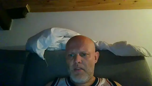 davigochi77bcn online show from February 22, 2026, 9:27 pm
