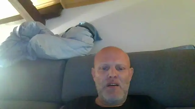 davigochi77bcn online show from March 6, 2026, 8:04 pm