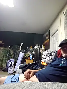 Snapshot of Hotredheadandtoungelasher chatting on February 12, 2025, 9:33 pm Hotredheadandtoungelasher online show from February 12, 2025, 9:33 pm