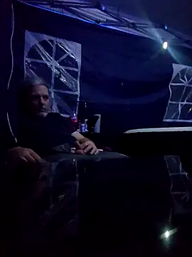 Snapshot of Hotredheadandtoungelasher chatting on March 8, 2025, 10:24 pm Hotredheadandtoungelasher online show from March 8, 2025, 10:24 pm