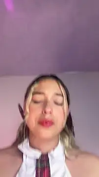 Irisweet  online show from March 15, 2026, 4:30 am