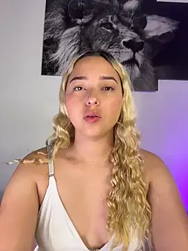 Irisweet  online show from October 12, 2025, 4:08 pm