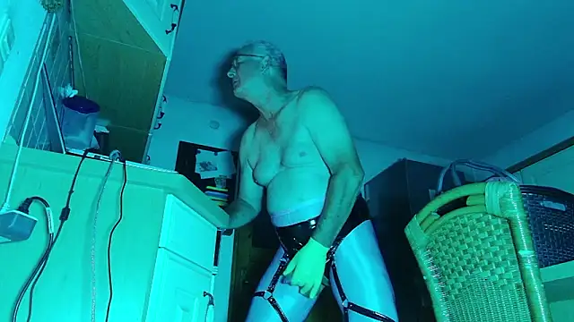 Sexspielzeug-1 online show from September 20, 2025, 10:04 pm