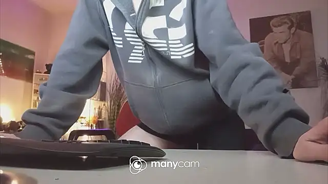 Snapshot of der_dino30 chatting on January 14, 2025, 3:47 pm der dino30 online show from January 14, 2025, 3:47 pm